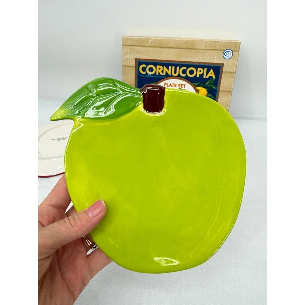 Boston Warehouse Cornucopia Apple Plate Set Ceramic Fruit Shaped Kitchen Decor